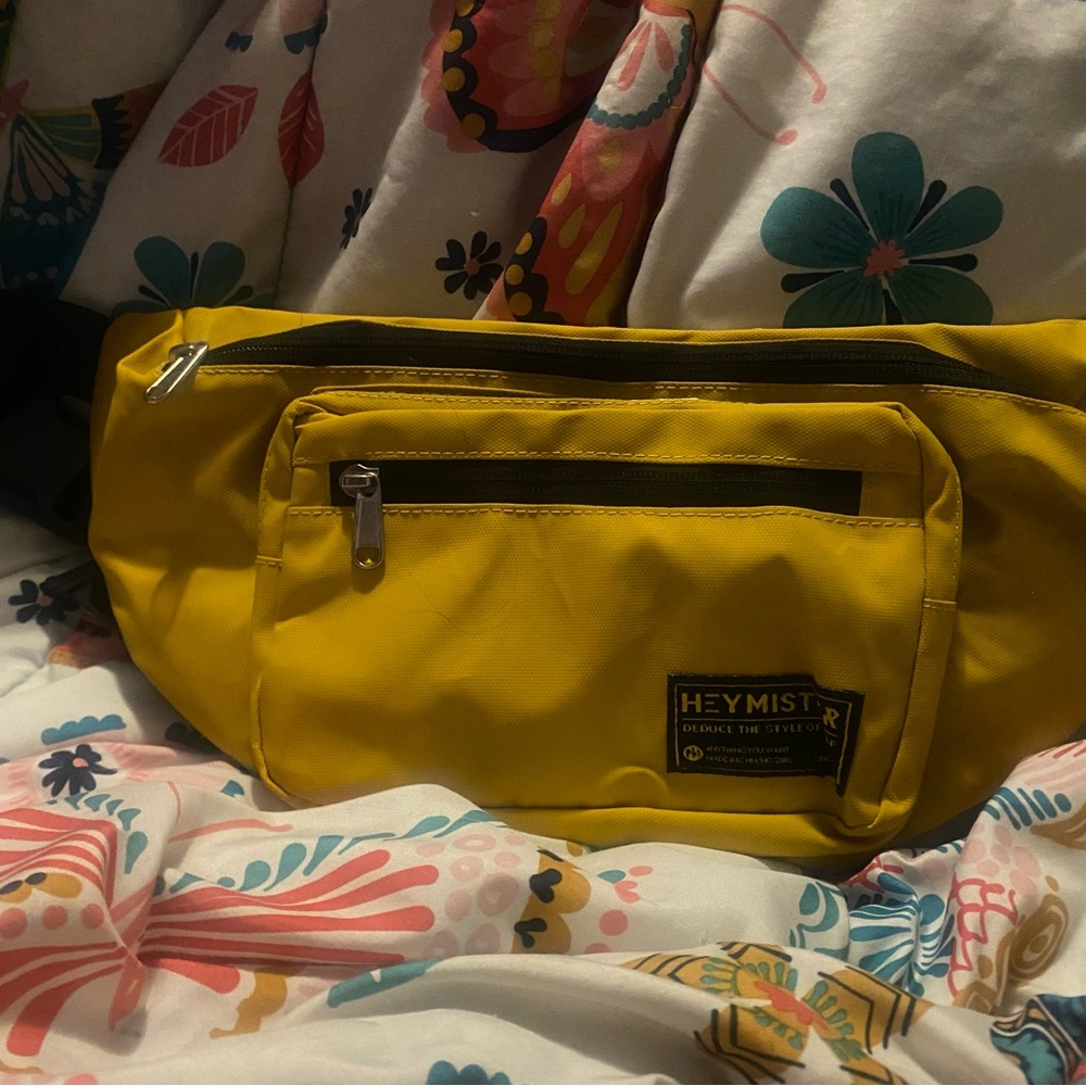 Mustard yellow Fanny pack nwot